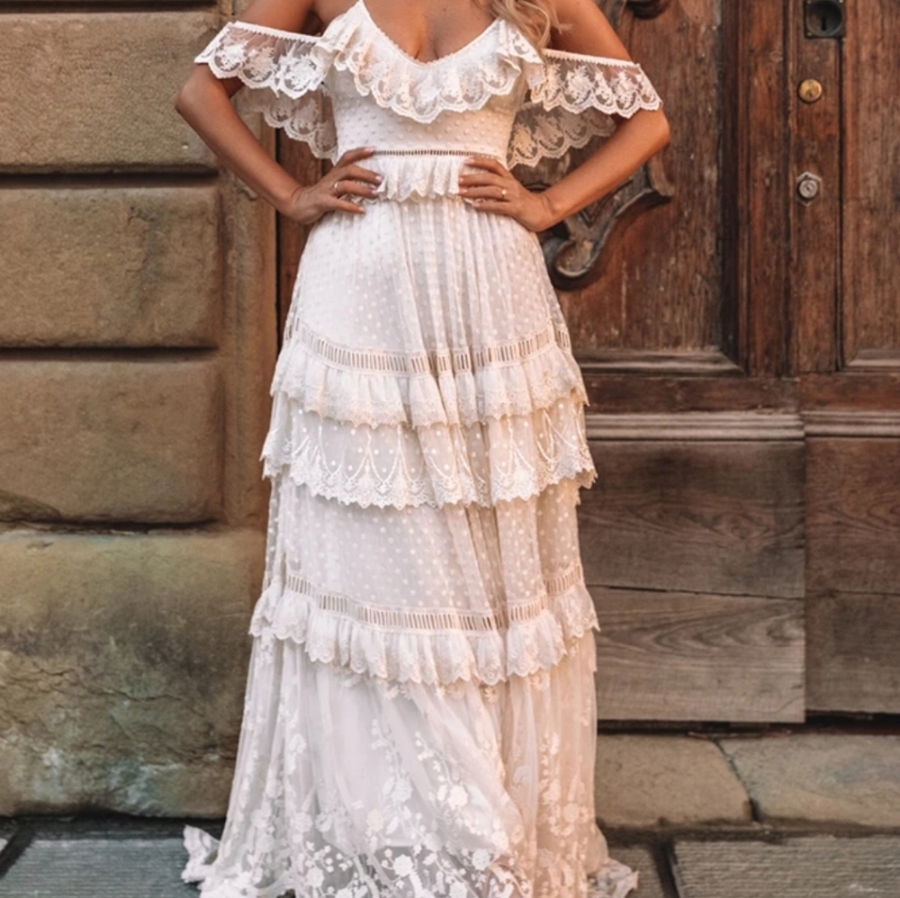 FOUND ISO - Chloe Gown - Picture 2 of 3